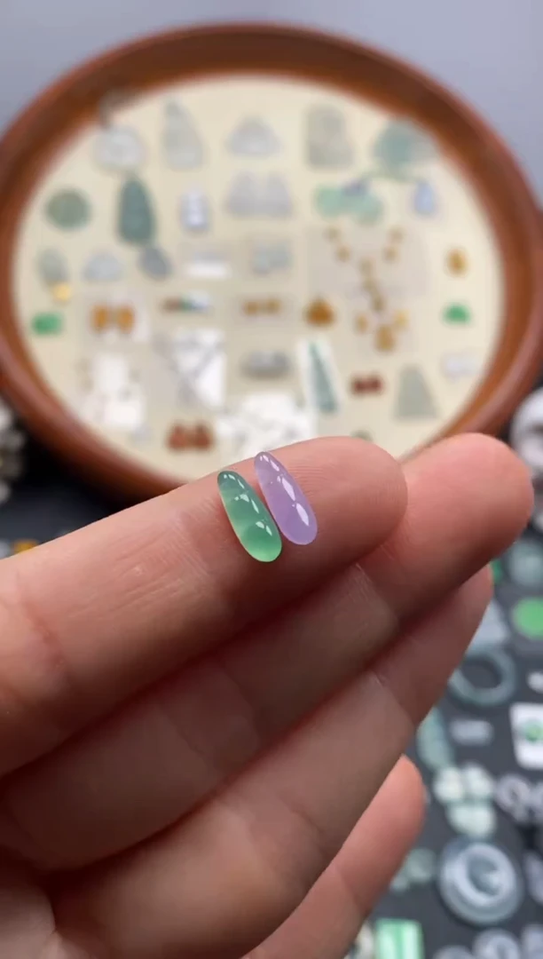 颈饰未镶嵌翡翠冰紫和果緑豆子1对/芬