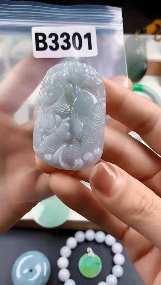颈饰未镶嵌翡翠天然翡翠吊坠挂件