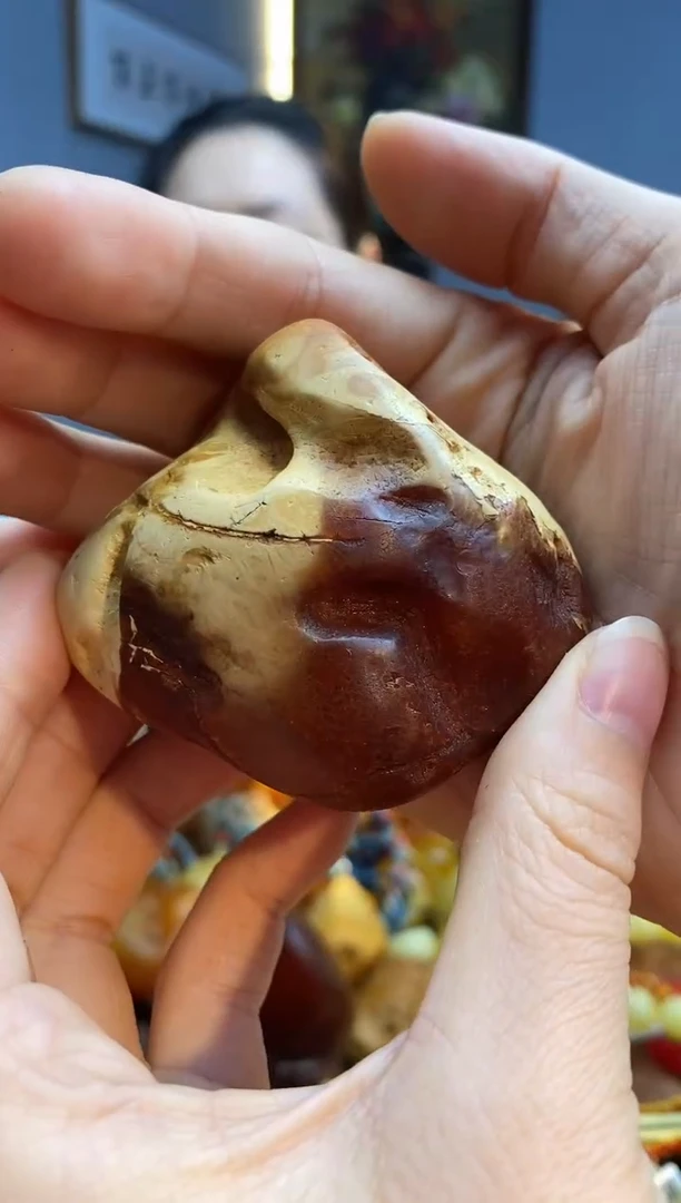 未镶嵌颈饰琥珀吊坠