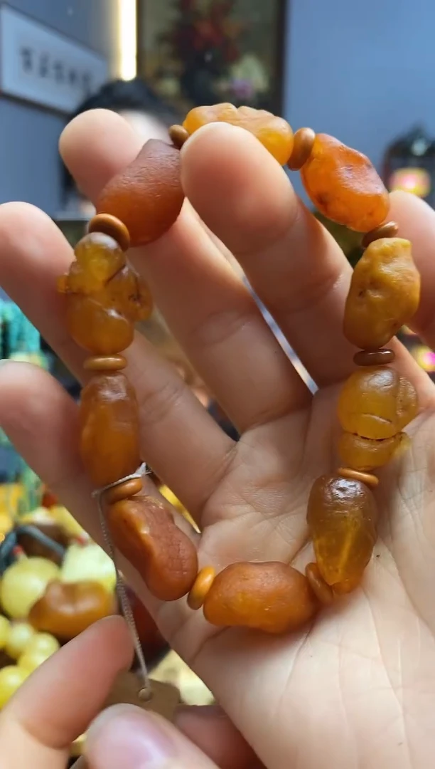 未镶嵌颈饰琥珀手串
