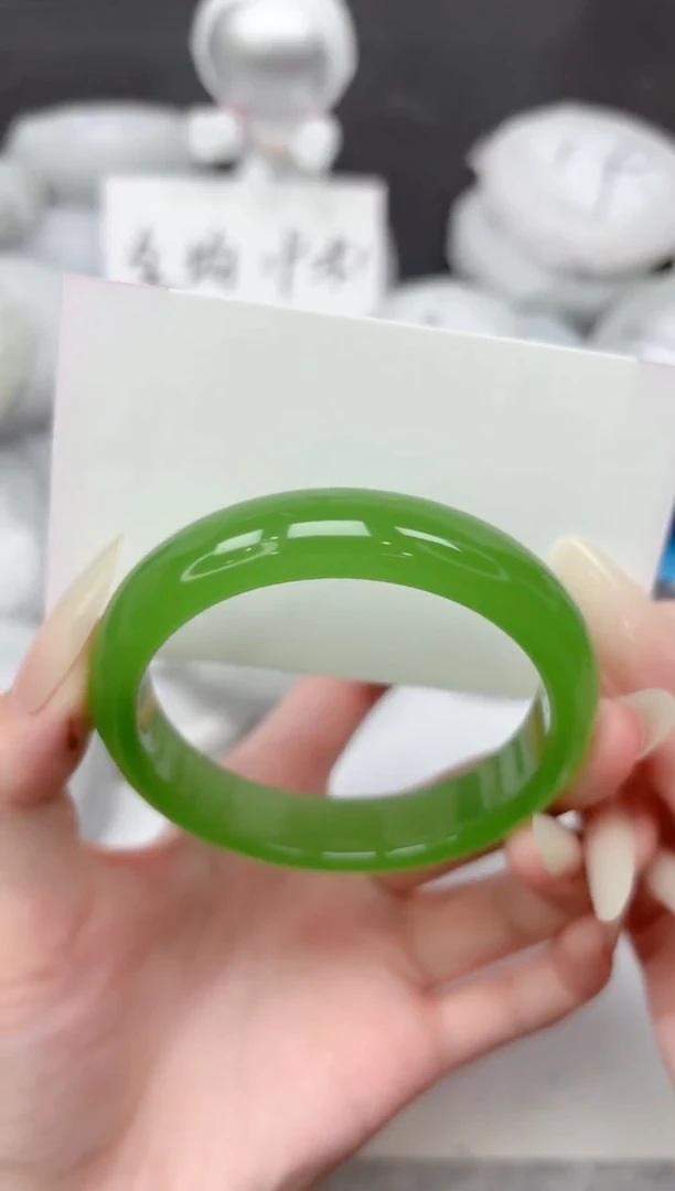 未镶嵌手镯石英质玉34-56.2