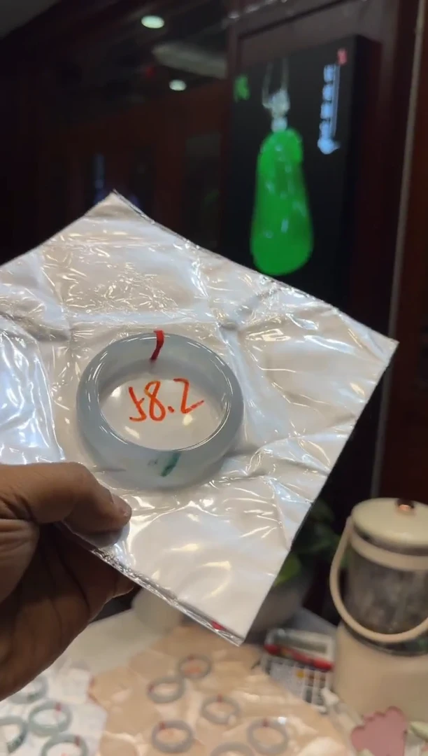 未镶嵌手镯翡翠手镯