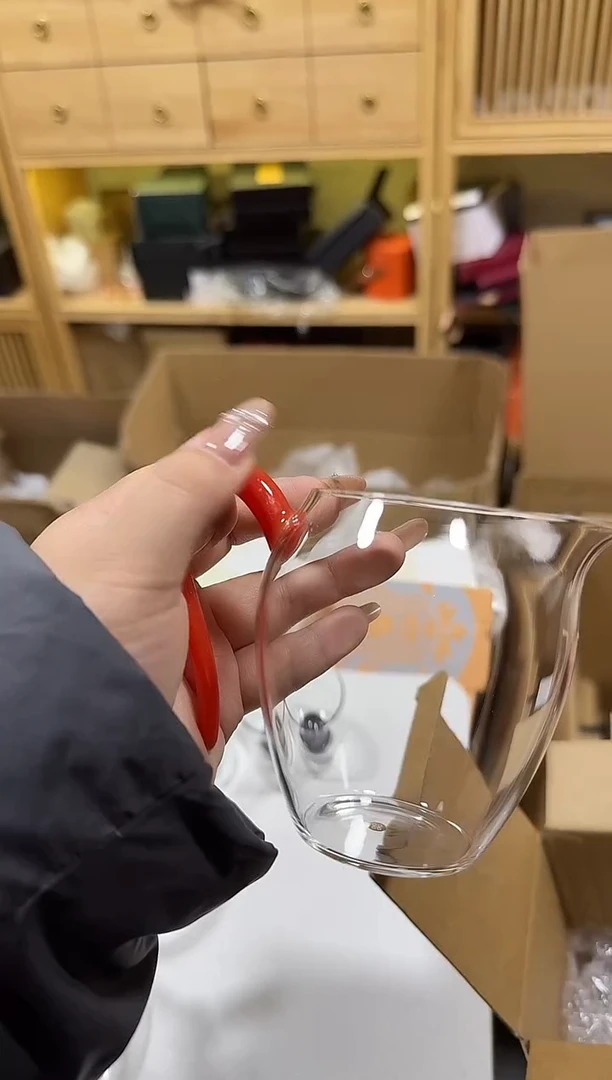 70红色怡然公道杯