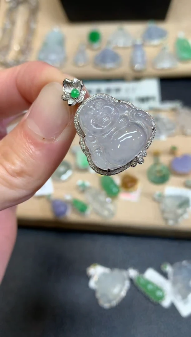 【闪购商品】翡翠颈饰18K金镶嵌佛公【无服务费】