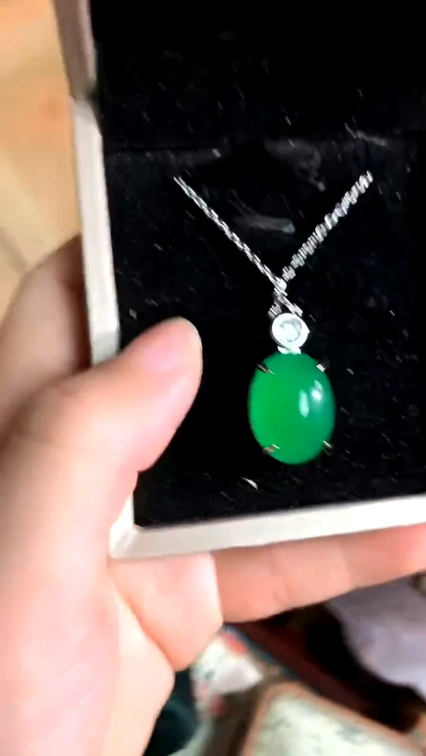 【闪购商品】翡翠吊坠(赠链)未镶嵌德诚精品专属摆件