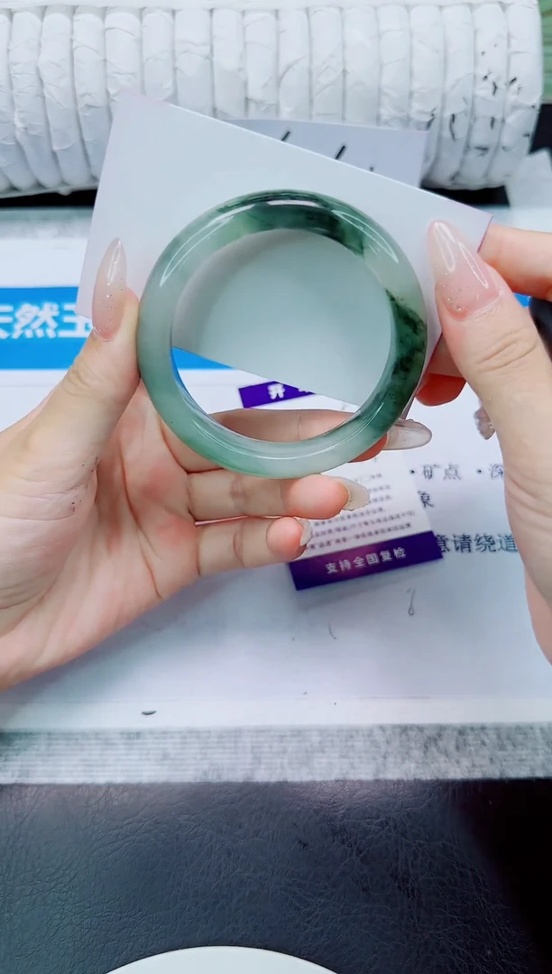 未镶嵌手镯石英质玉98/54.4
