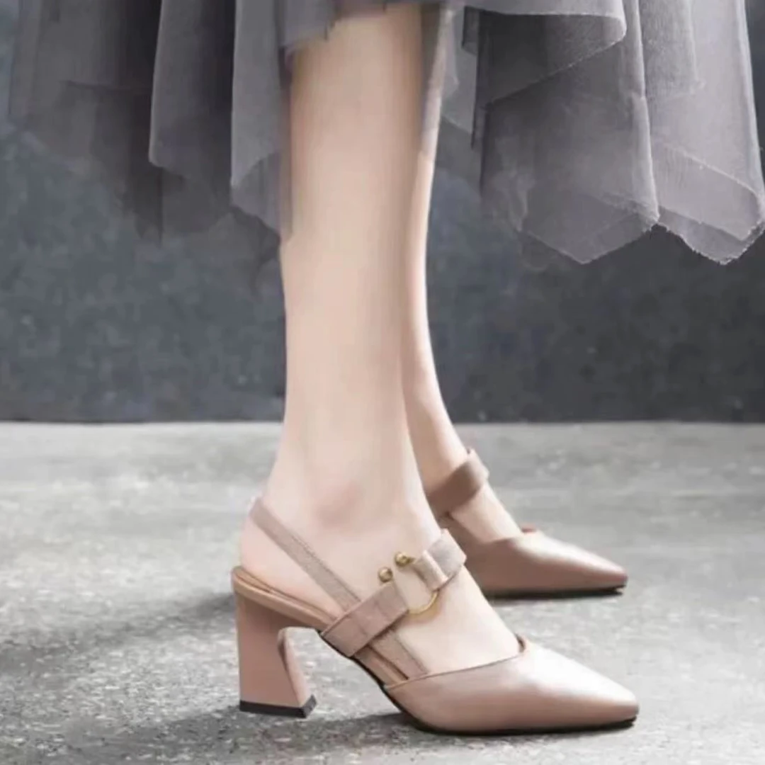 新款马蹄跟尖头后空凉鞋2226