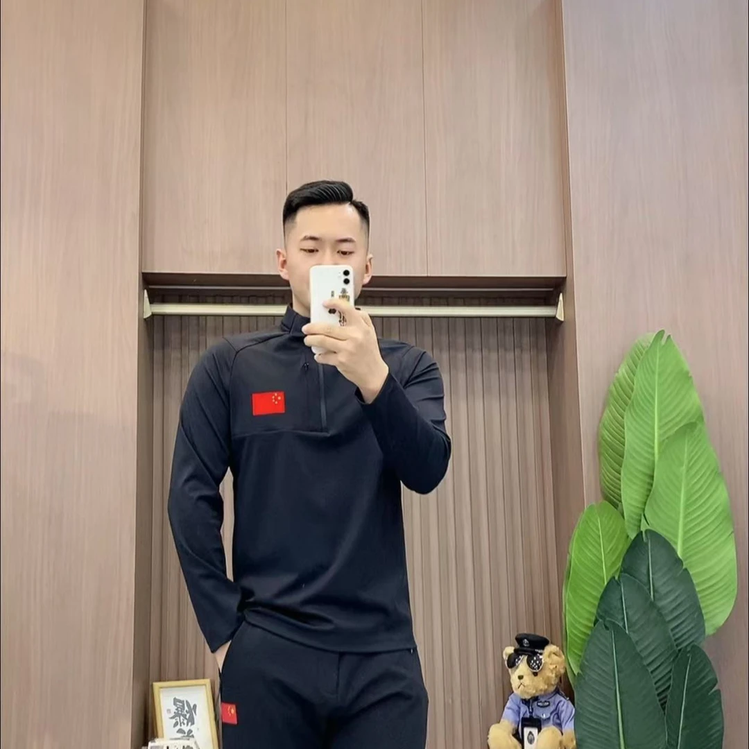 25年春季新款高品质简约五星红旗打底卫衣男款上衣长袖