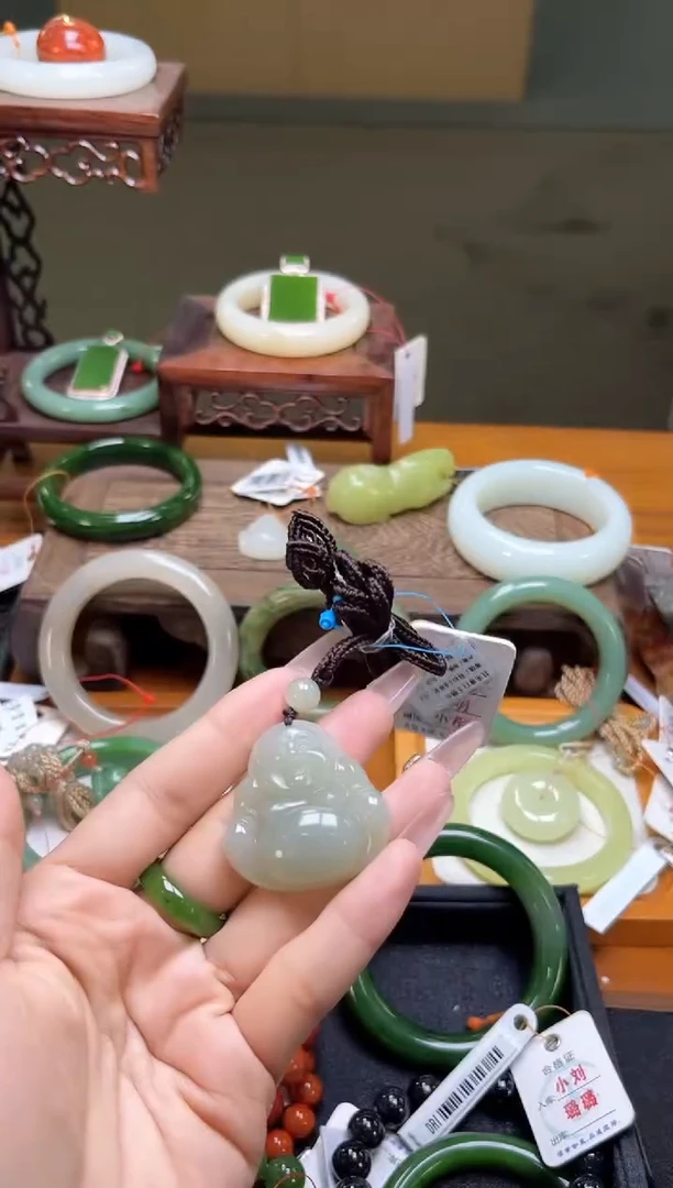 吊坠(不含链)未镶嵌和田玉且末青白 佛公