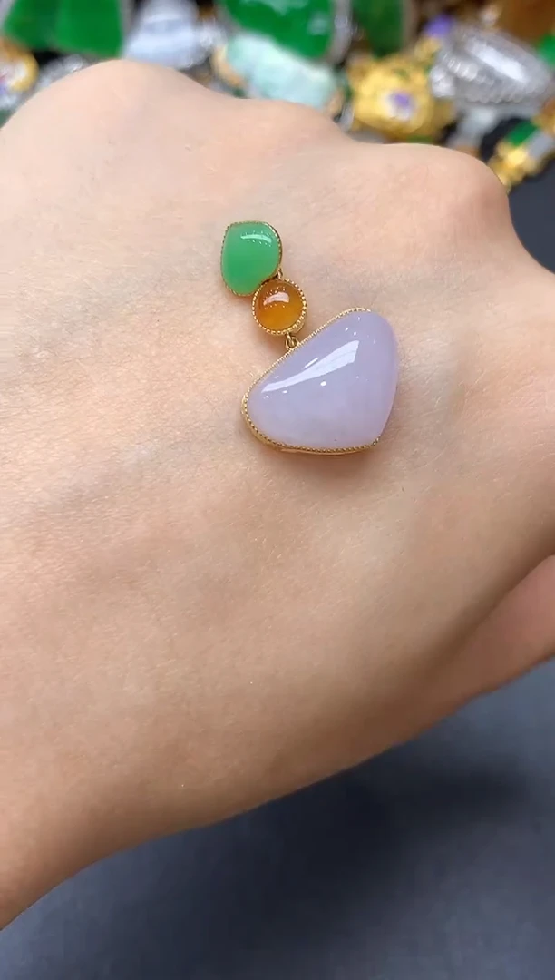 颈饰18K金镶嵌翡翠105中国好珍宝