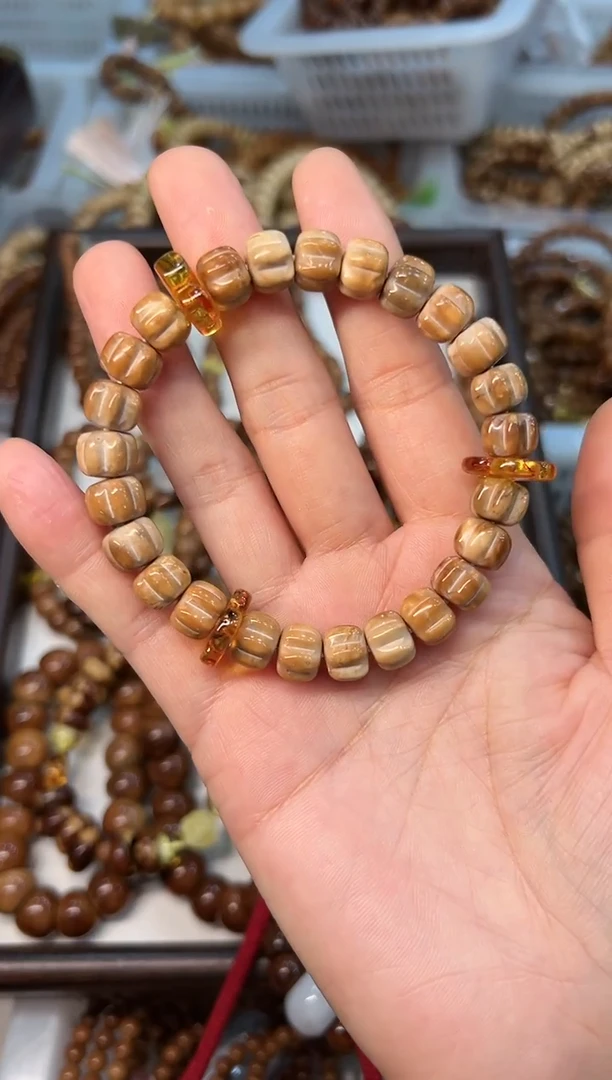 琥珀吊坠(赠链)未镶嵌库克卡10mm左右南瓜【楼兰妖花】【琥珀四叶草】