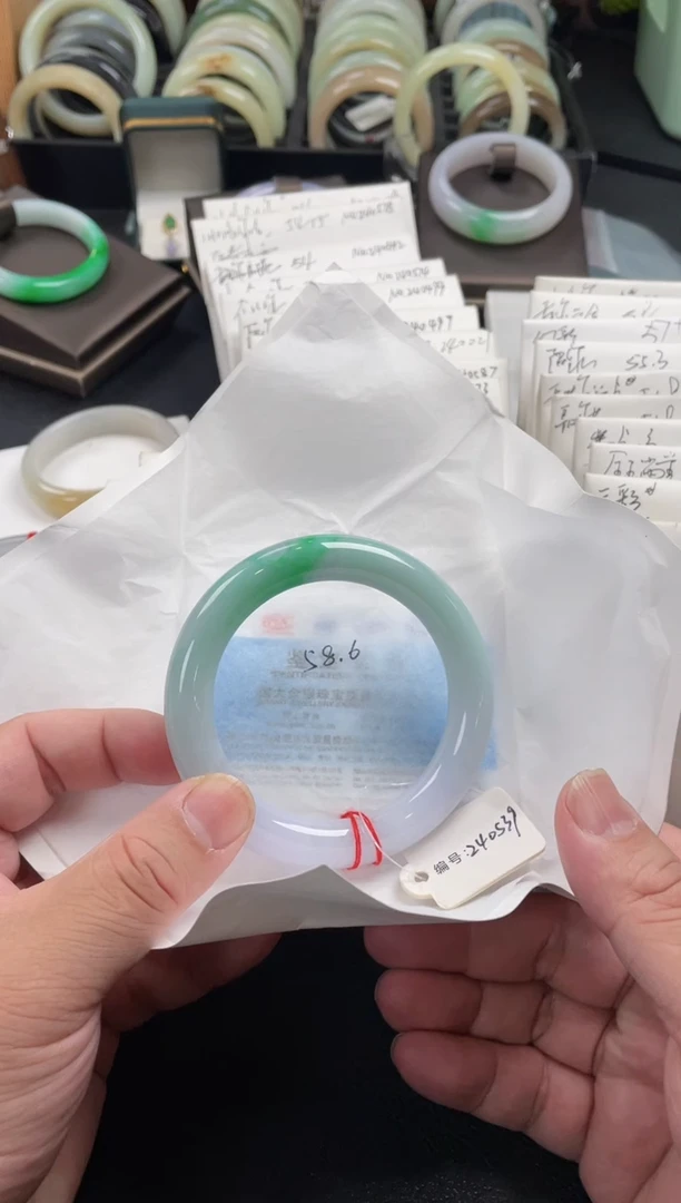 【闪购商品】翡翠手镯未镶嵌58.6圆条