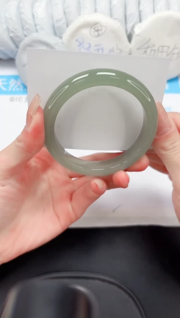 【闪购商品】石英质玉手镯未镶嵌227-61.4