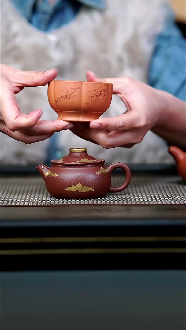 茶壶紫砂全手底槽清洒金聚钱轮130cc+葵口游龙杯