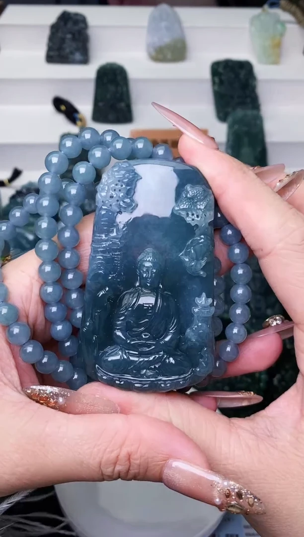 颈饰未镶嵌翡翠