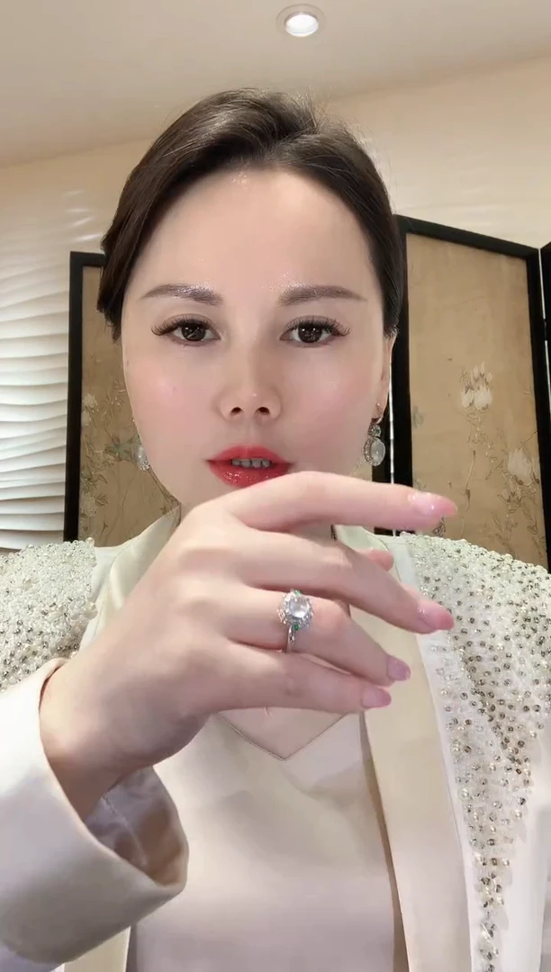 【闪购商品】翡翠戒指18K金镶嵌W35 翡翠