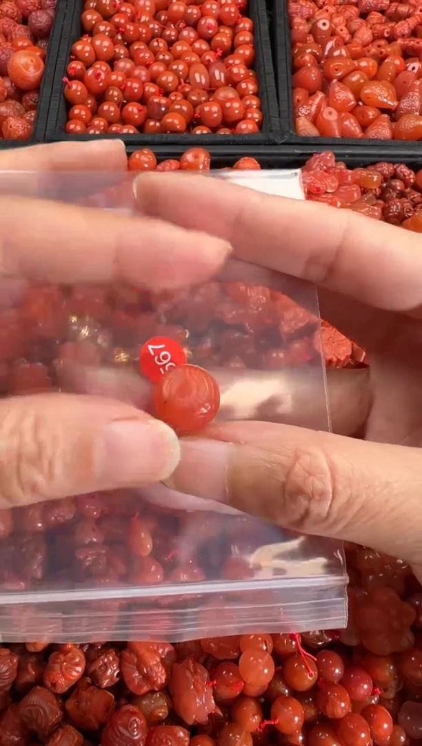 【闪购商品】南红玛瑙颈饰未镶嵌1