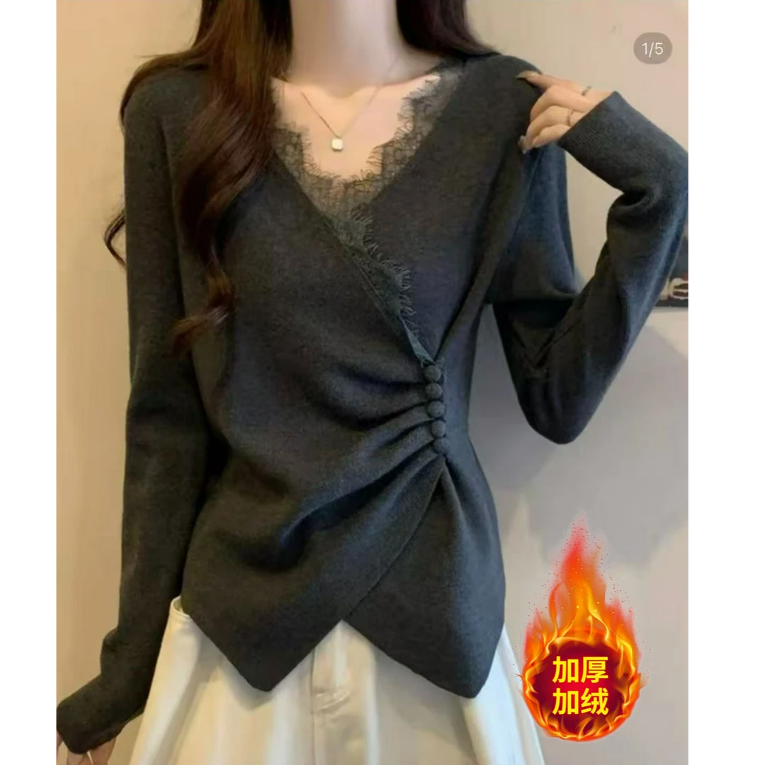 2025新款秋冬大码女装显瘦遮肉设计感V领蕾丝拼接打底慵懒感上衣
