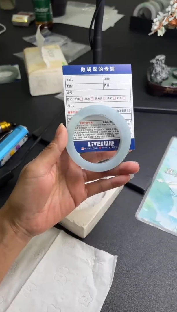 未镶嵌手镯定制翡翠偷****钱定制手镯不退不换