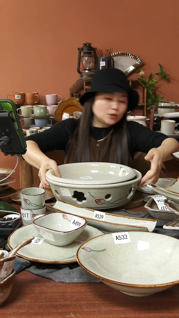 陶瓷A553 蜡烛炉加锅两件套手绘荷花黑点31*33*9可能微瑕
