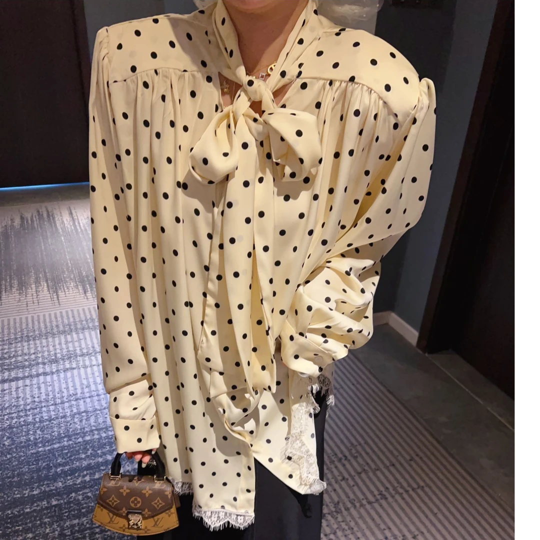 十三行法式中长款波点衬衫女宽松减龄系带拼蕾丝大版长袖上衣