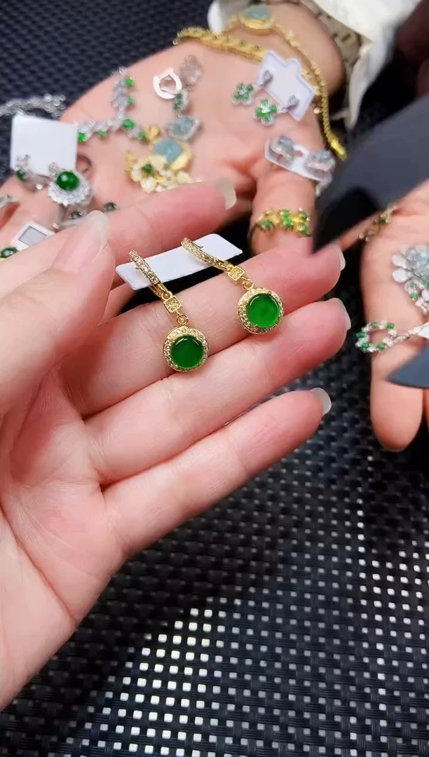 【闪购商品】翡翠耳饰未镶嵌11111111