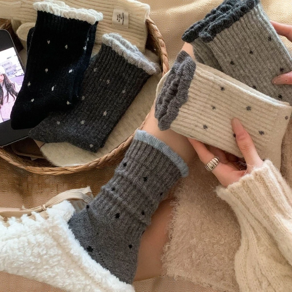 袜子女中筒秋冬季波点温柔花边百搭长筒复古多巴胺宽口外穿