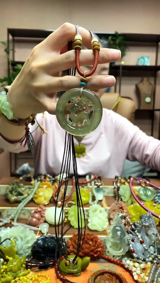 未镶嵌岫玉吊坠·