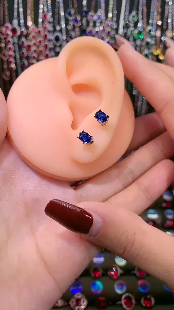 【闪购商品】蓝宝石耳饰银S925镶嵌4.6