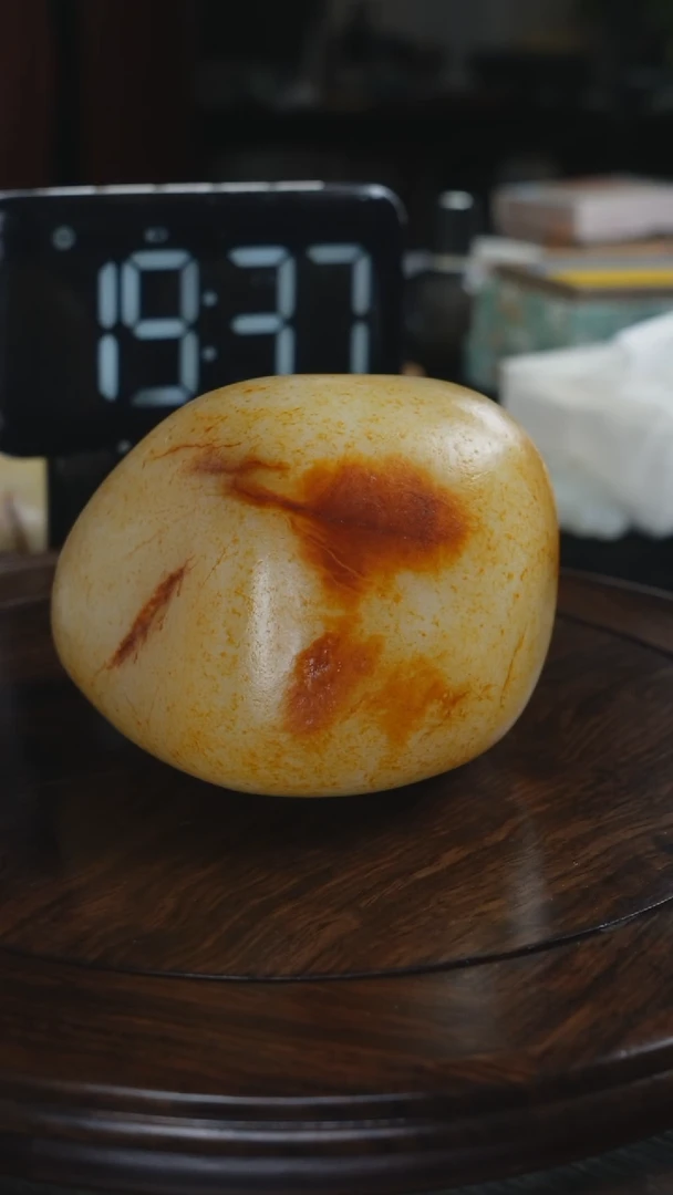 颈饰未镶嵌和田玉中*和田玉原石