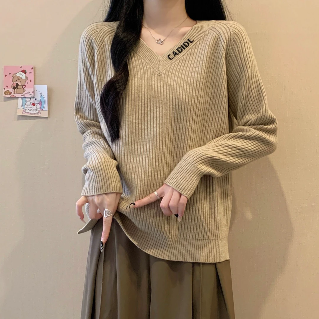 大码遮肚子V领长袖针织打底衫女春秋微胖MM宽松显瘦百搭洋气毛衣