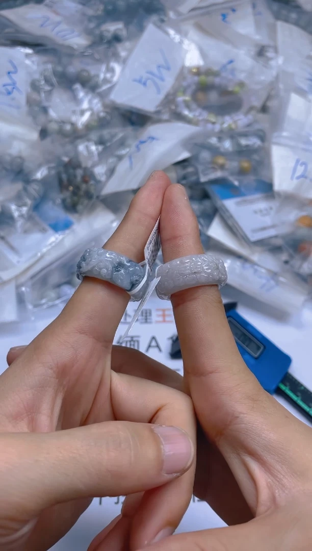 翡翠戒指未镶嵌?****️戒圈