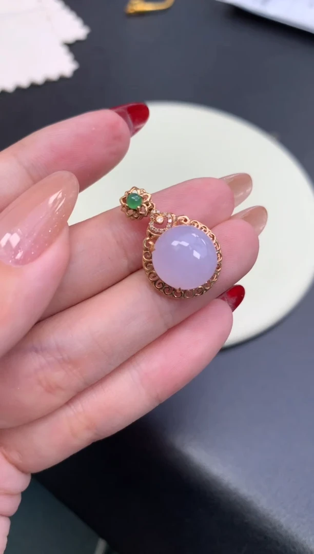 颈饰18K金镶嵌翡翠48小时鉴赏期 退货不扣服务费