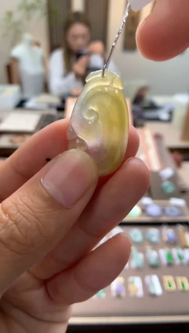 颈饰未镶嵌翡翠如意