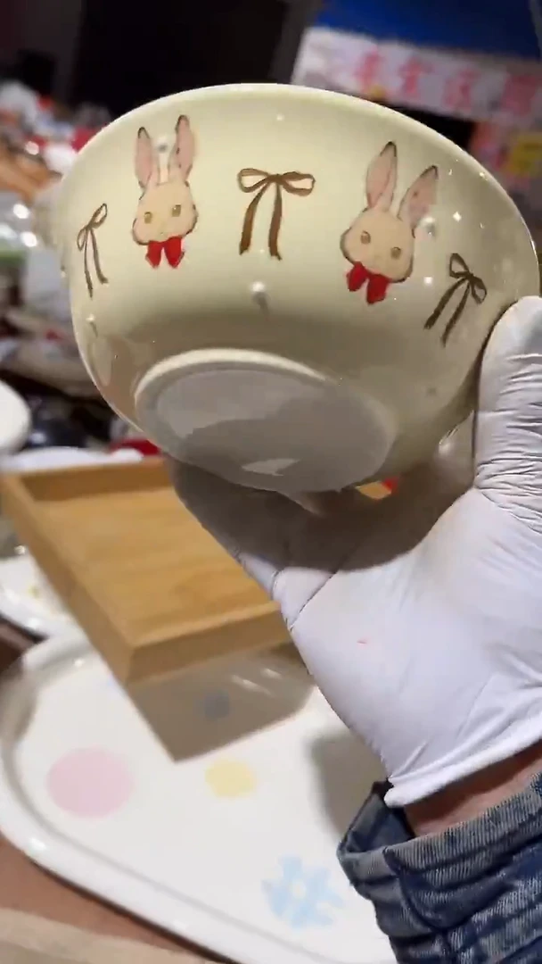 陶瓷珠点兔子面碗微瑕 凑满20元包邮