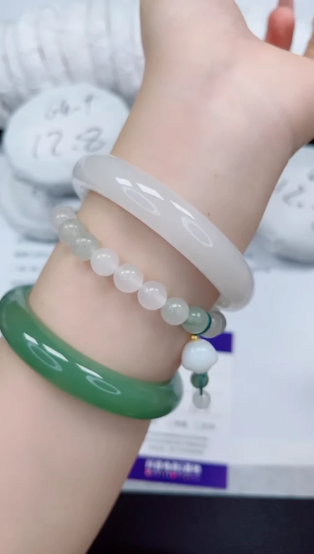 石英质玉手镯未镶嵌31-60/61