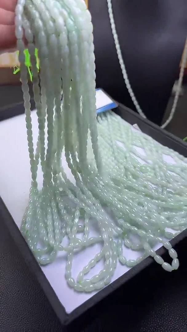 翡翠未镶嵌项链多样性发一件