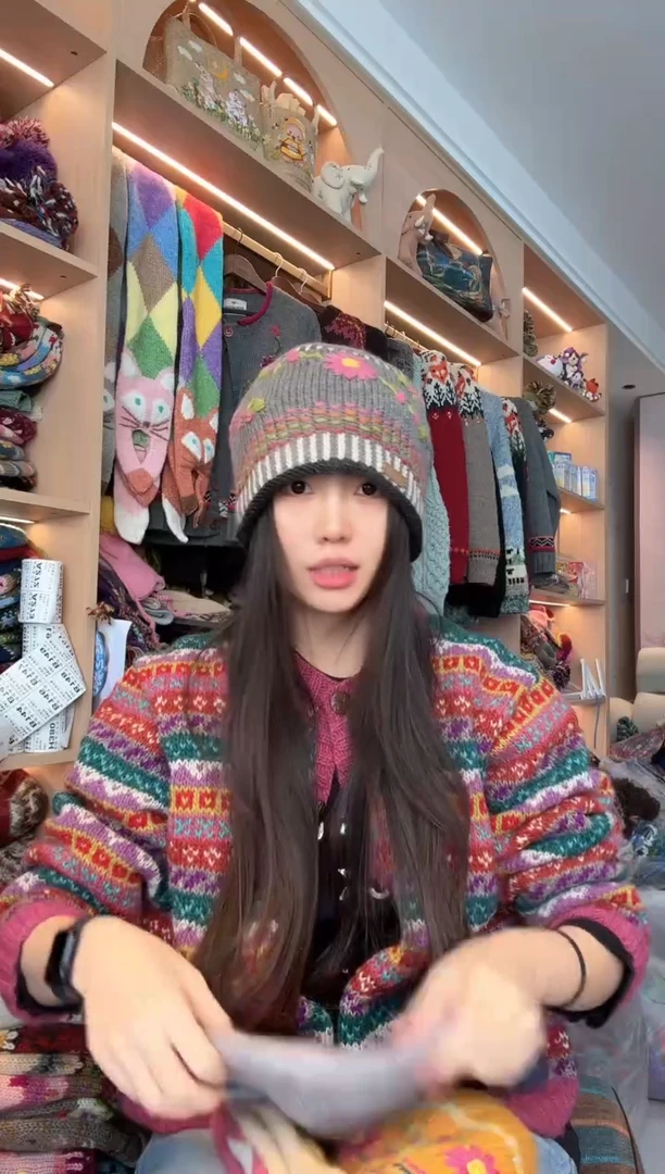 羊毛灰色卷边帽