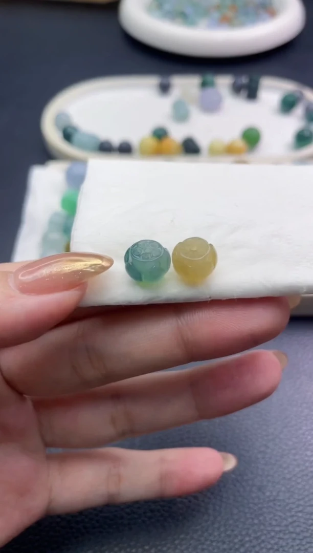 未镶嵌定制翡翠黄****子珠子