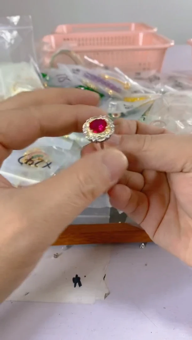 【闪购商品】水晶颈饰银S925镶嵌554红宝，蓝宝，多样性发一件赠链