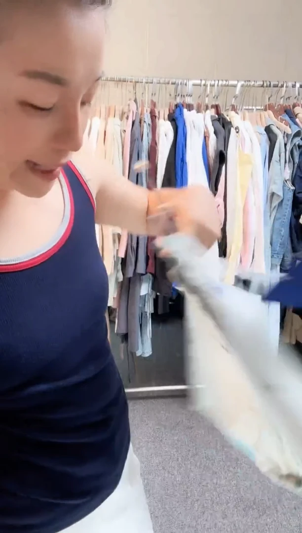 910