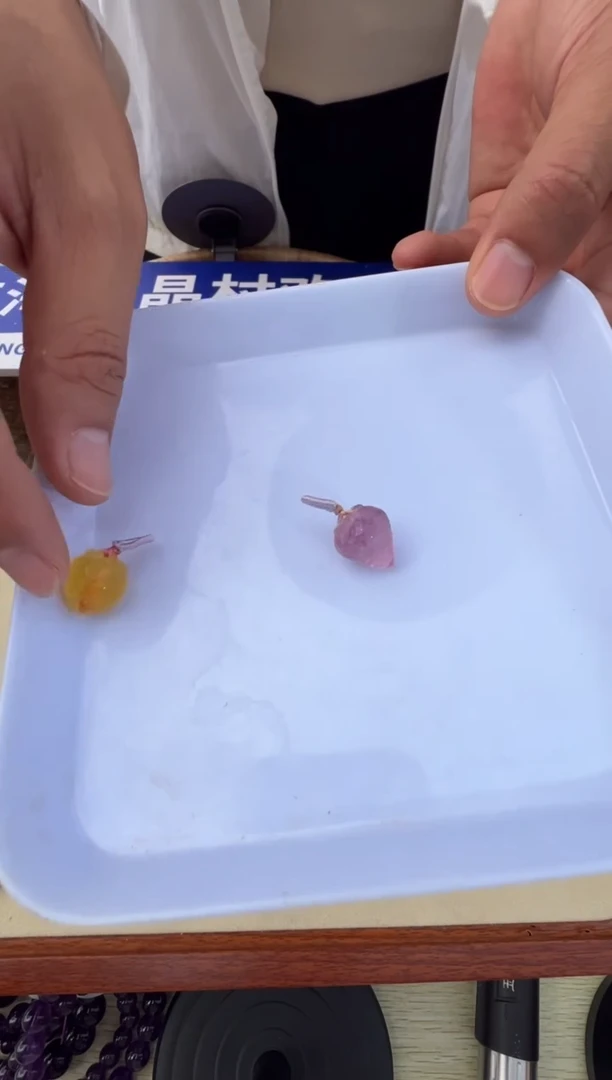 车挂未镶嵌水晶WS 草莓小滴溜
