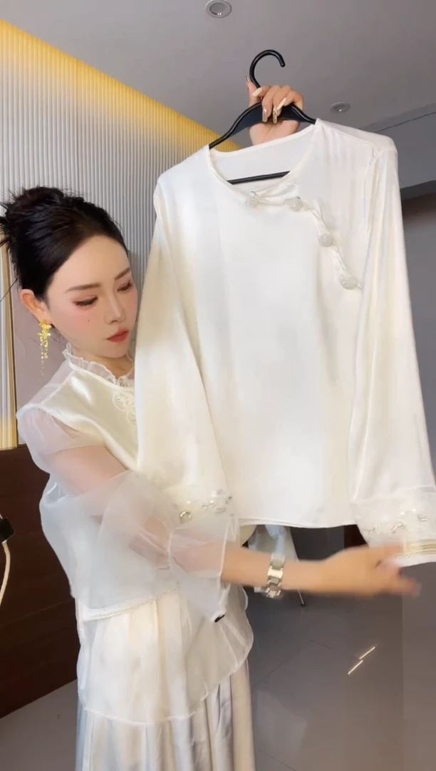 6090 白上衣 L 110-125