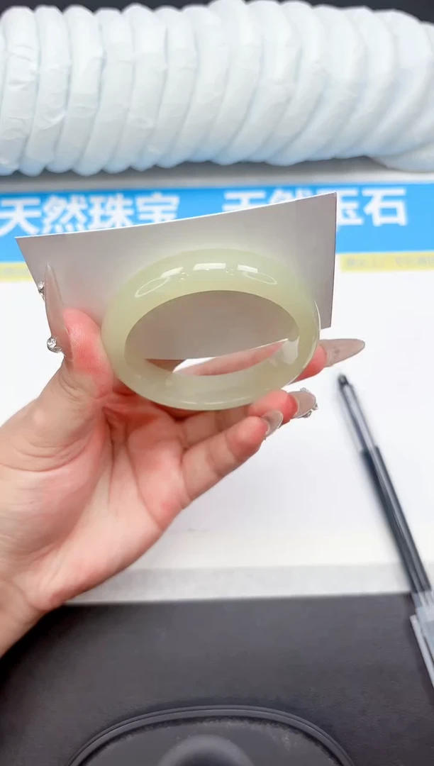 未镶嵌手镯石英质玉A41-53.2