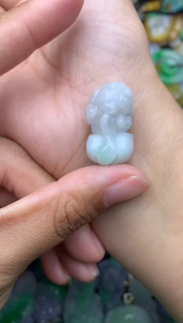 颈饰未镶嵌翡翠缅甸翡翠吊坠