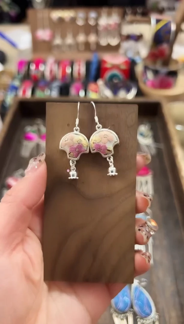 【闪购商品】织绣民族风老绣饰品021