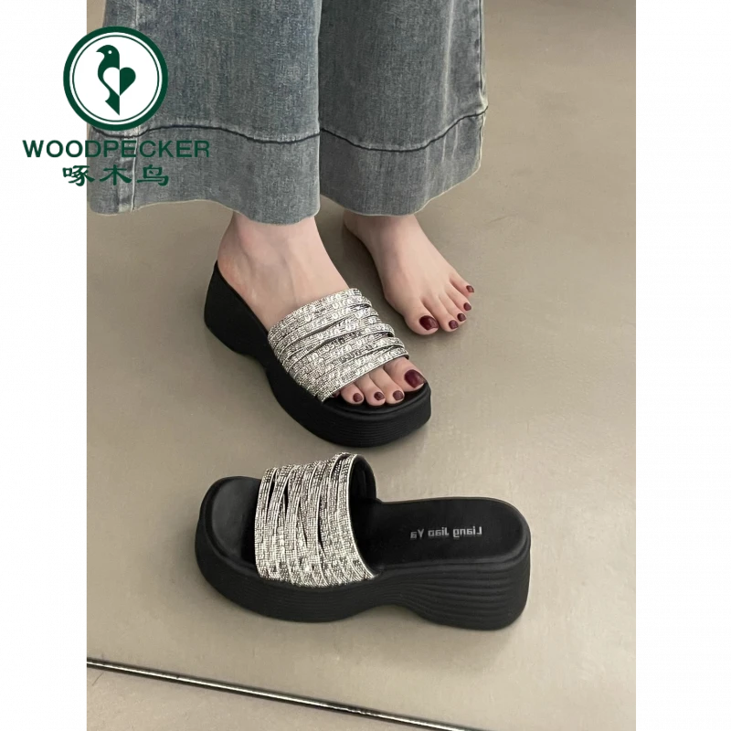 啄木鸟松糕厚底增高跟水钻凉拖鞋女夏外穿2025新款配裙子一字拖鞋