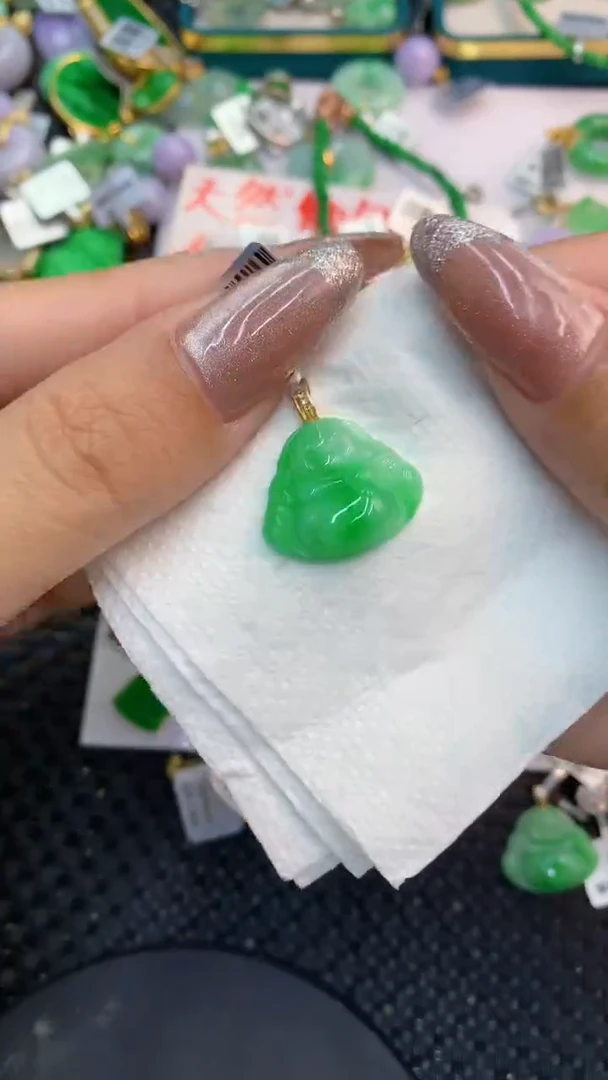 颈饰18K金镶嵌翡翠1