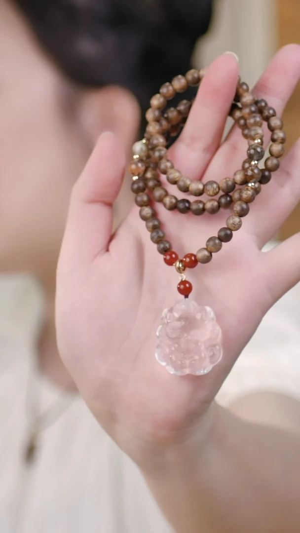 （三圈白奇楠0.6项链+白水晶凤九）