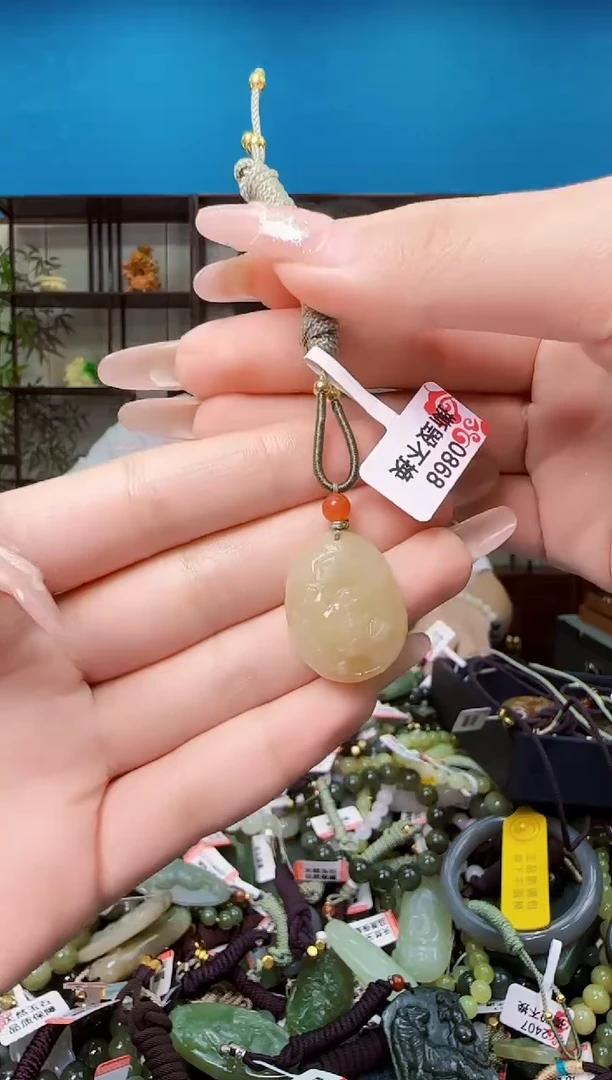 颈饰未镶嵌和田玉多样性发一